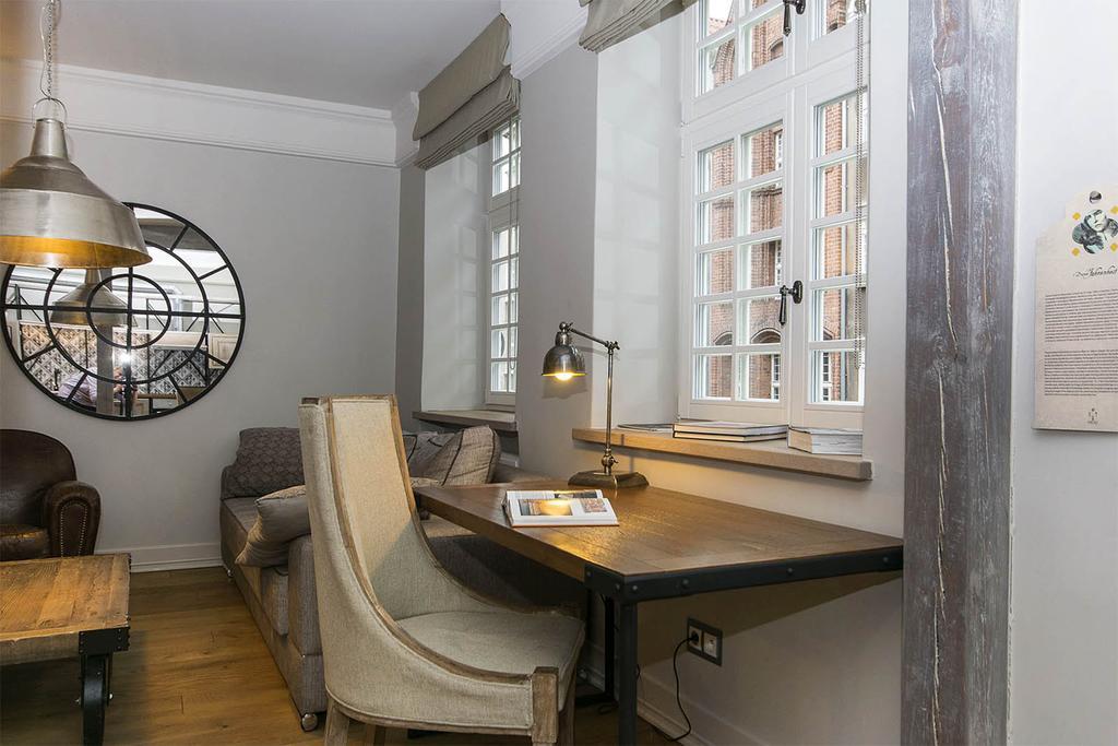 Patio Apartments - Old Town กดัญสก์ ภายนอก รูปภาพ