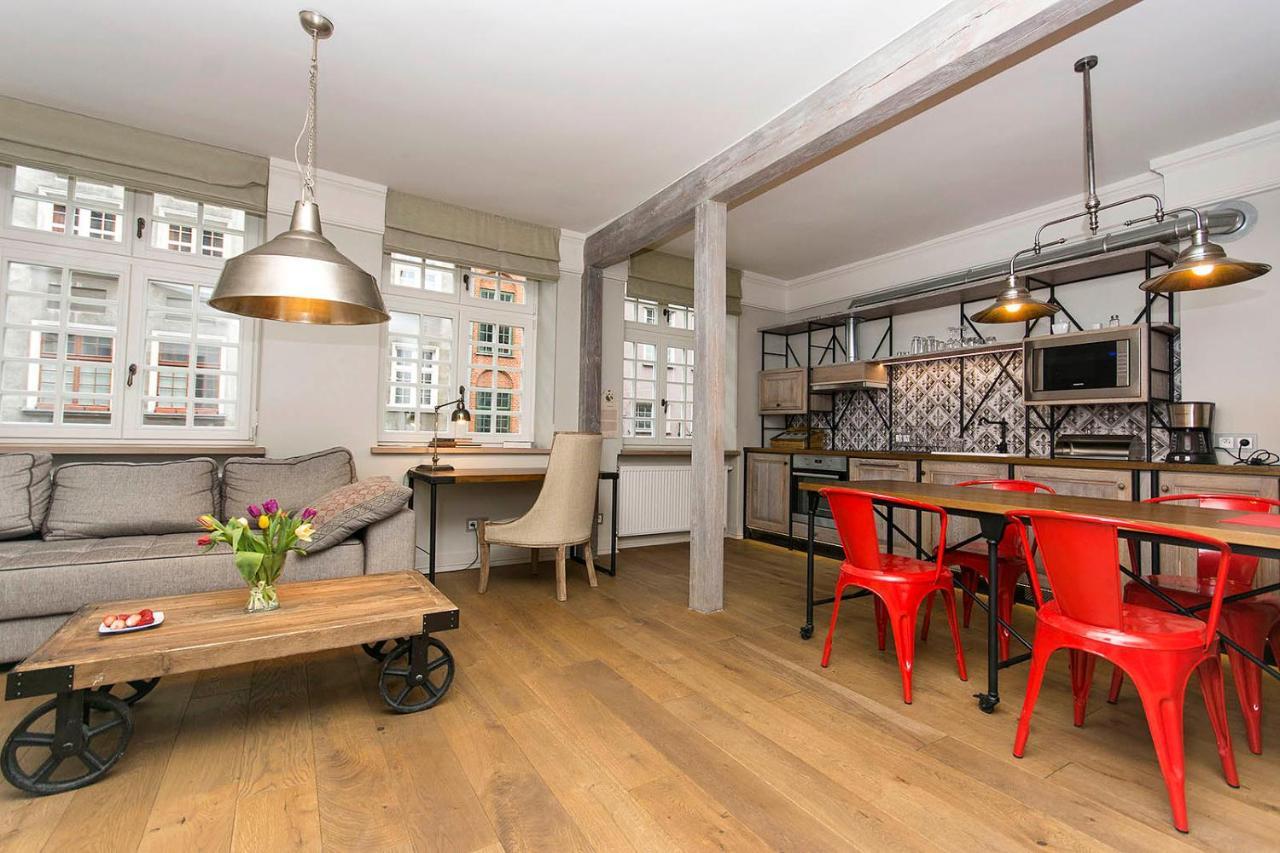 Patio Apartments - Old Town กดัญสก์ ภายนอก รูปภาพ